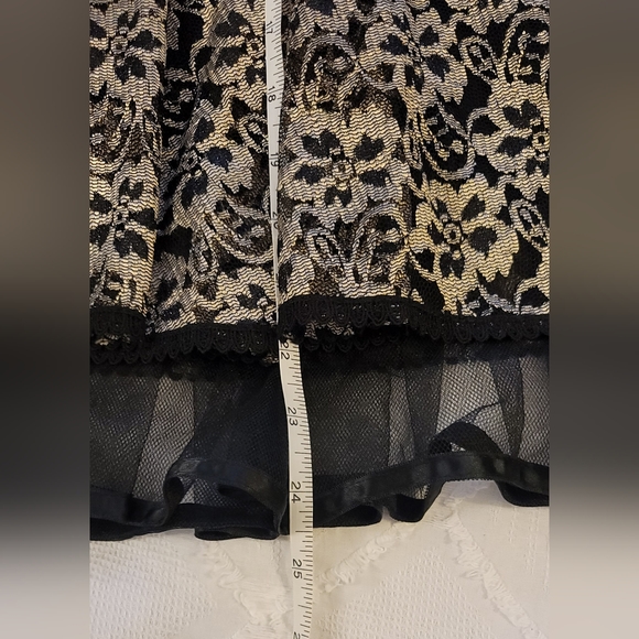 NEW Women's Beautiful Classy Gold and Black Skirt, Size Small - Picture 10 of 13